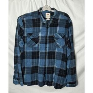 Levi’s Men’s Plaid Flannel Button-Down Shirt